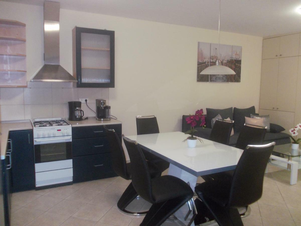 Appartement Centrum Apartman à Szeged Extérieur photo